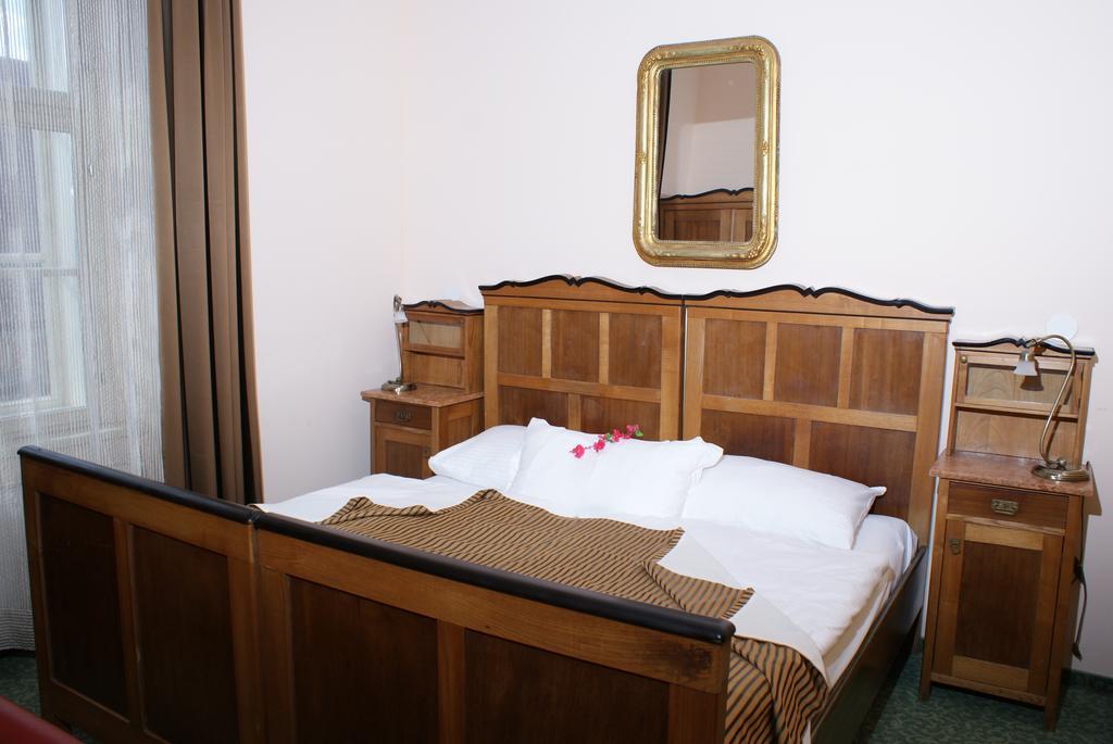 Hotel Park Птуй Экстерьер фото