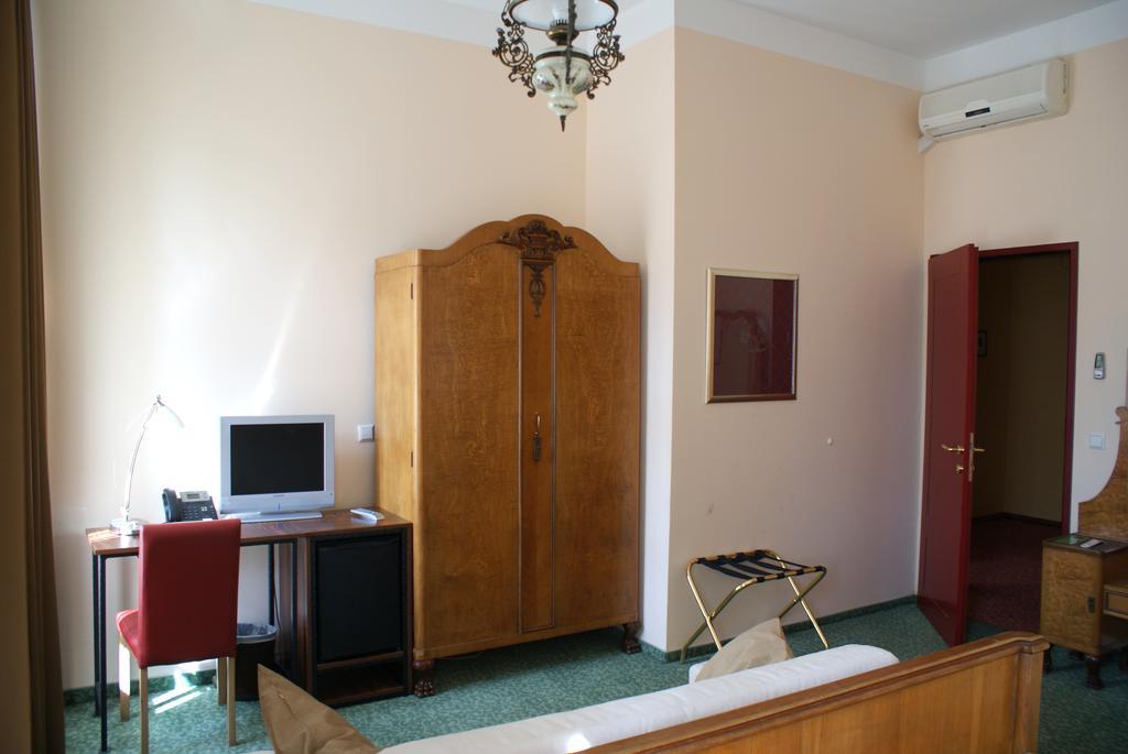 Hotel Park Птуй Экстерьер фото