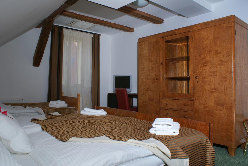 Hotel Park Птуй Экстерьер фото