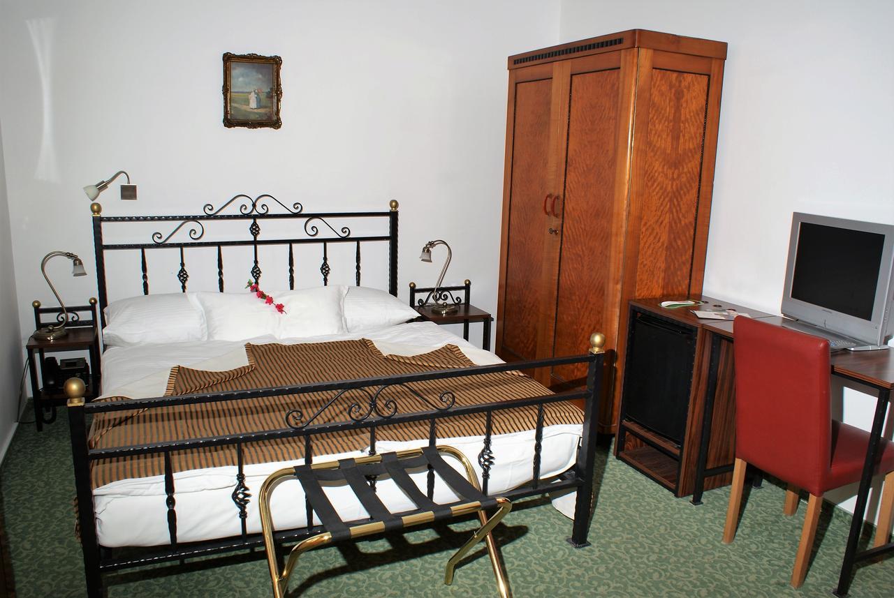 Hotel Park Птуй Экстерьер фото